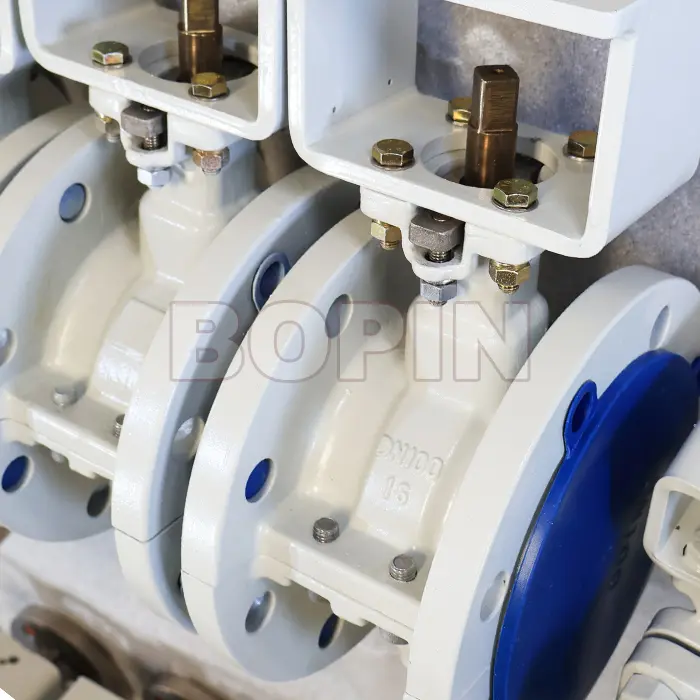 SPLIT BODY FLANGED FULLY FLUORINE LINED BUTTERFLY VALVE.jpg