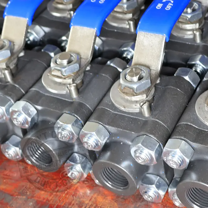A105 FORGED CARBON STEEL BALL VALVE.jpg