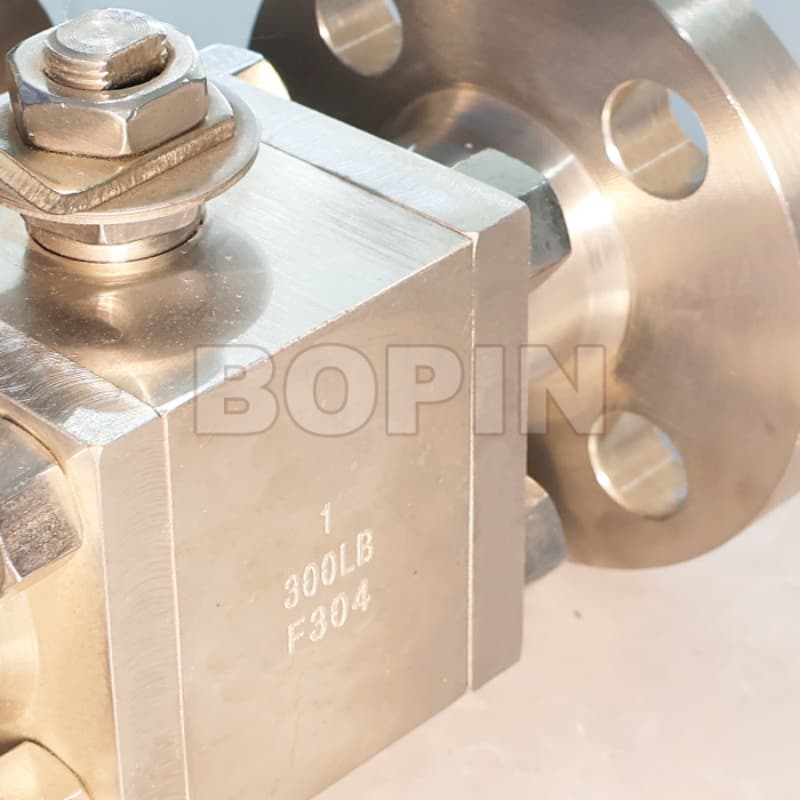 Flanged 3-way A182 F304 Forged Steel Ball Valve.jpg